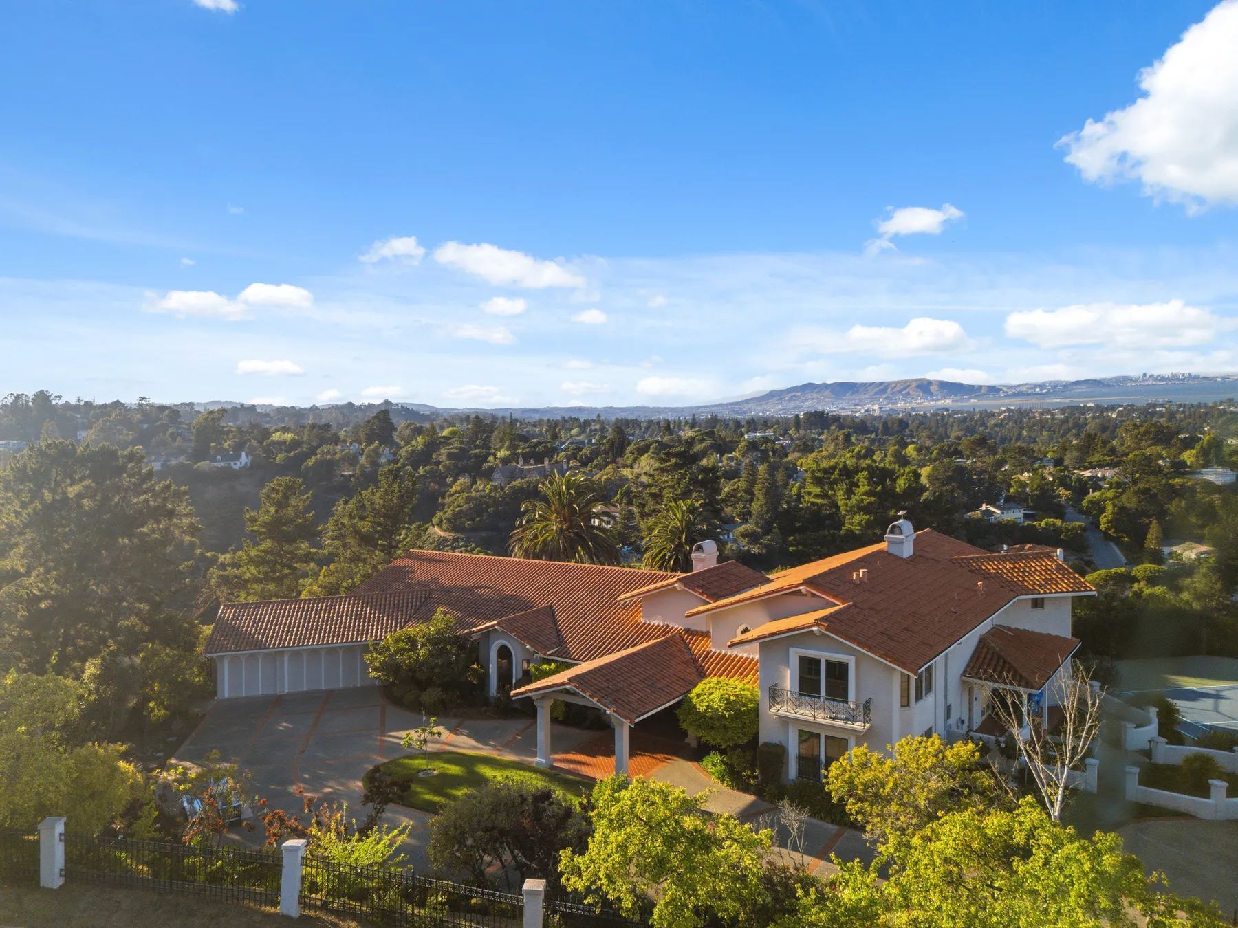 Photo 2 of 130, 200 Tobin Clark Dr, Hillsborough, CA 94010
