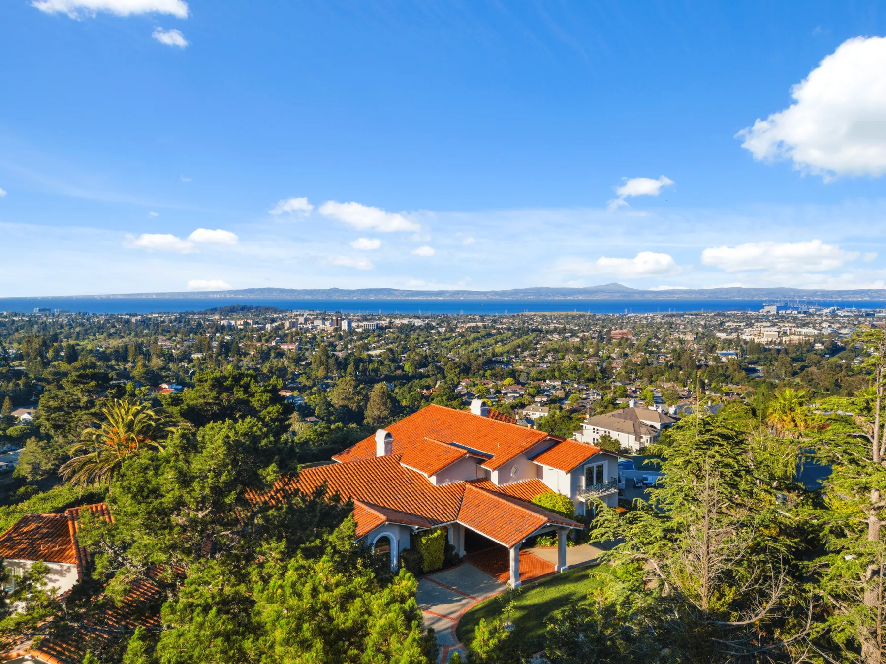 Photo 4 of 130, 200 Tobin Clark Dr, Hillsborough, CA 94010