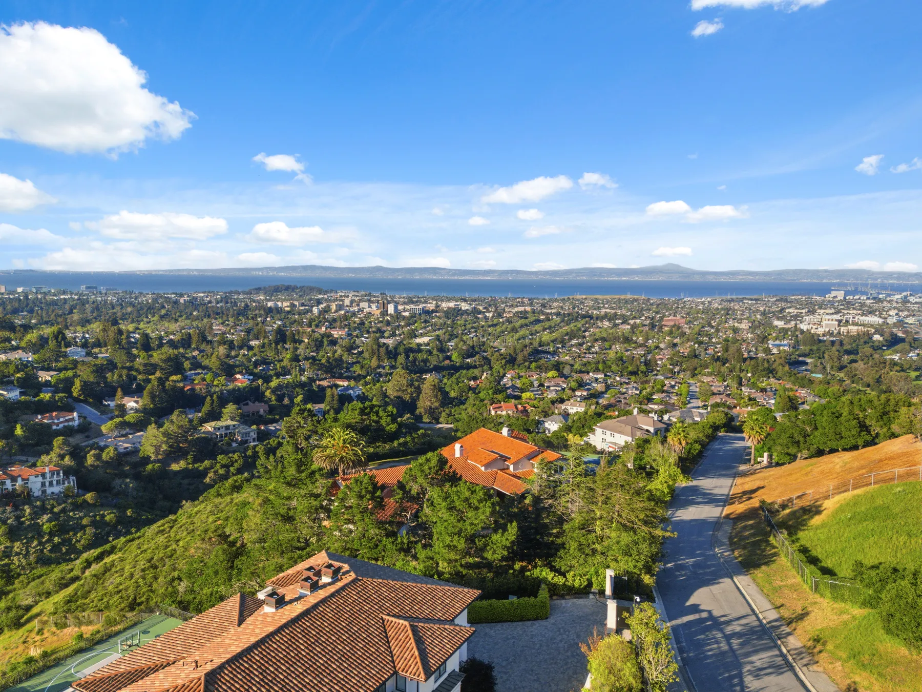 Photo 5 of 130, 200 Tobin Clark Dr, Hillsborough, CA 94010