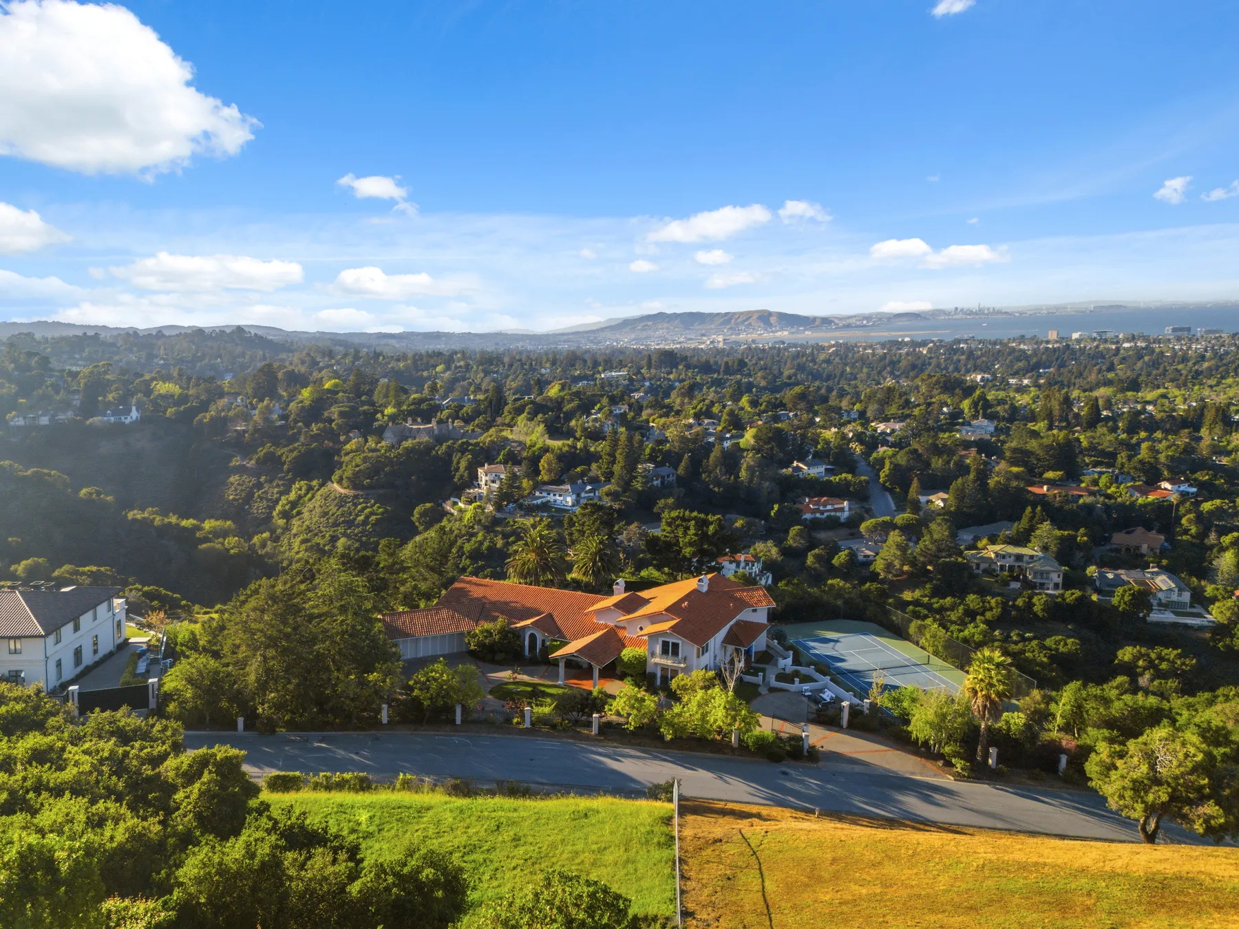Photo 7 of 130, 200 Tobin Clark Dr, Hillsborough, CA 94010
