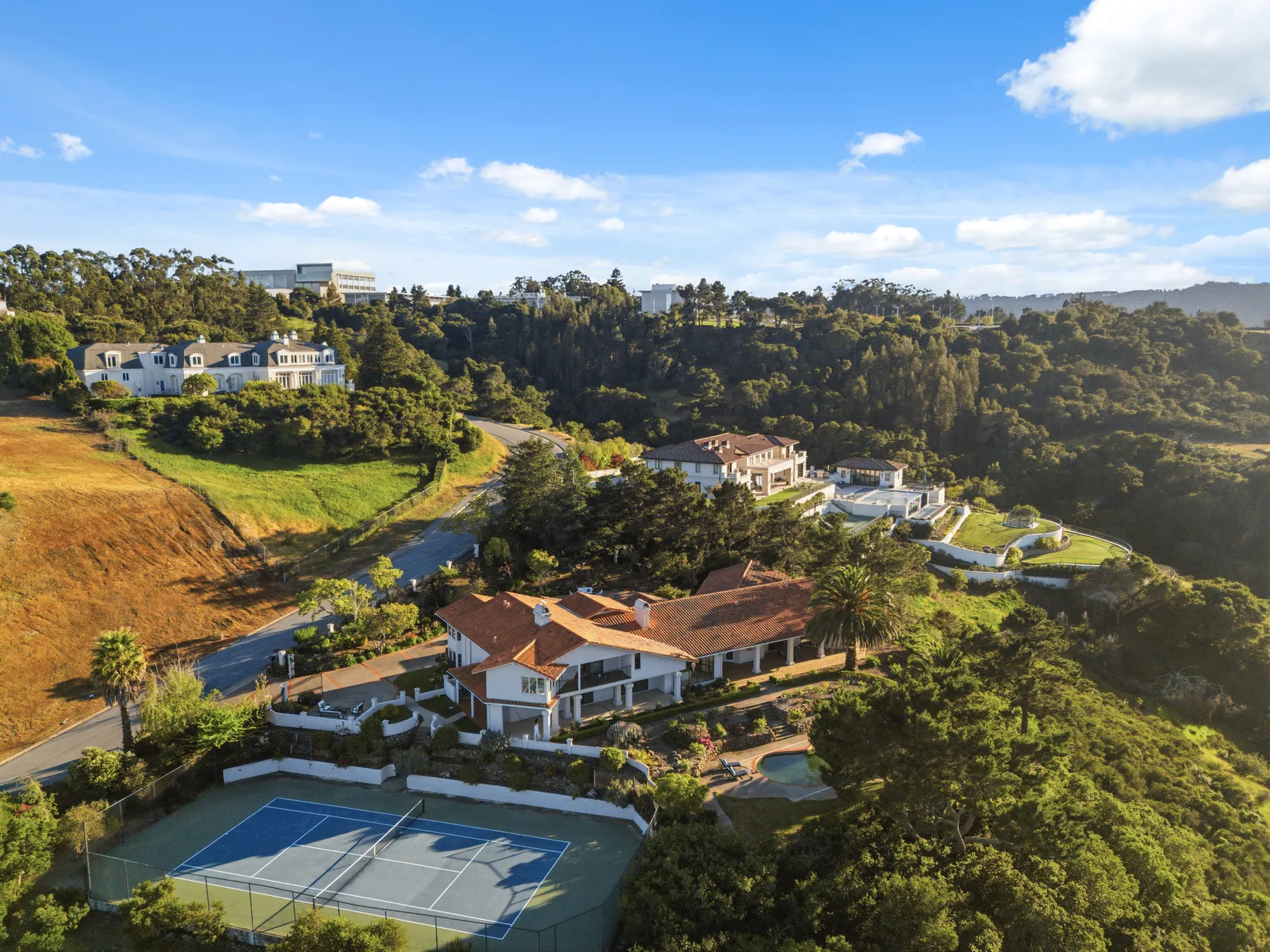 Photo 13 of 130, 200 Tobin Clark Dr, Hillsborough, CA 94010