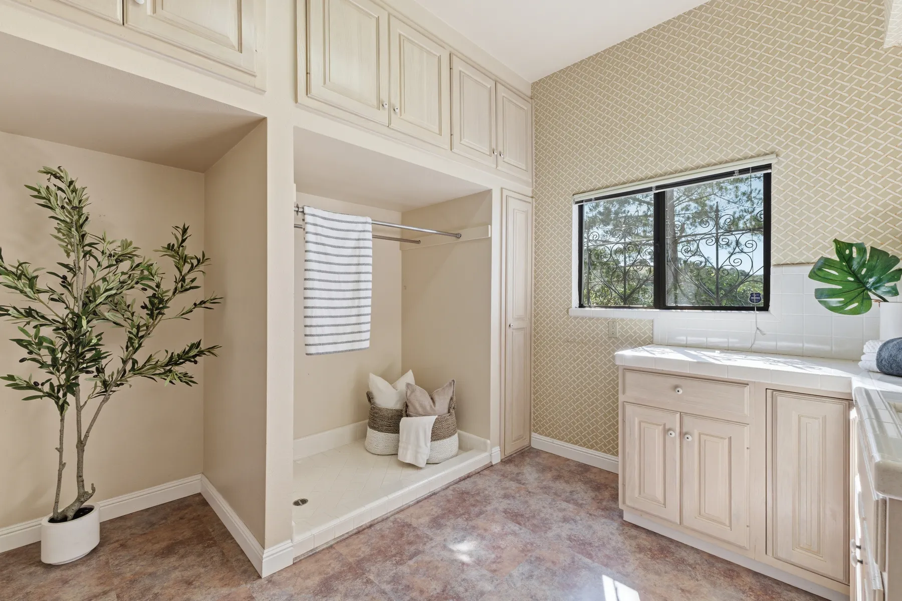 Photo 71 of 130, 200 Tobin Clark Dr, Hillsborough, CA 94010