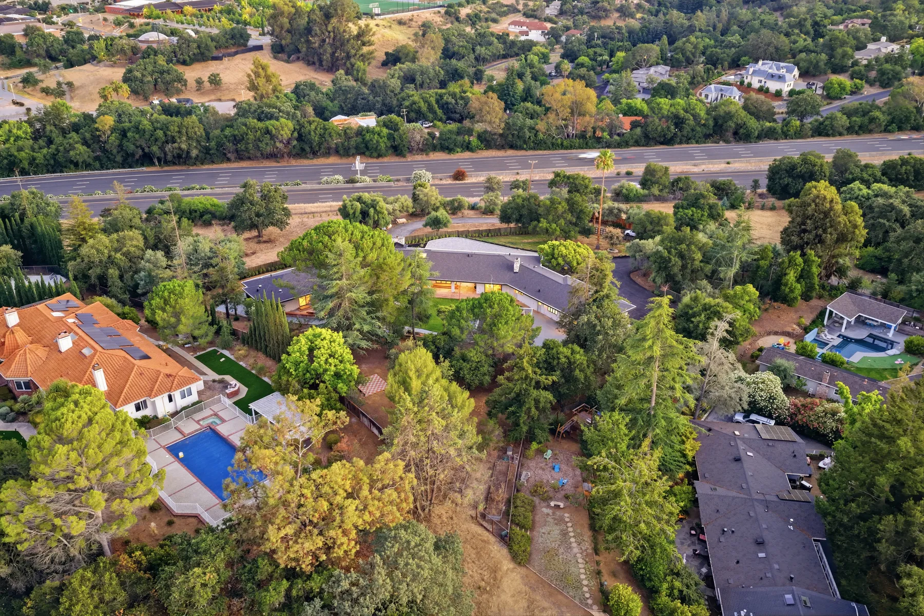 Photo 5 of 146, 26201 Dori Ln, Los Altos Hills, CA 94022