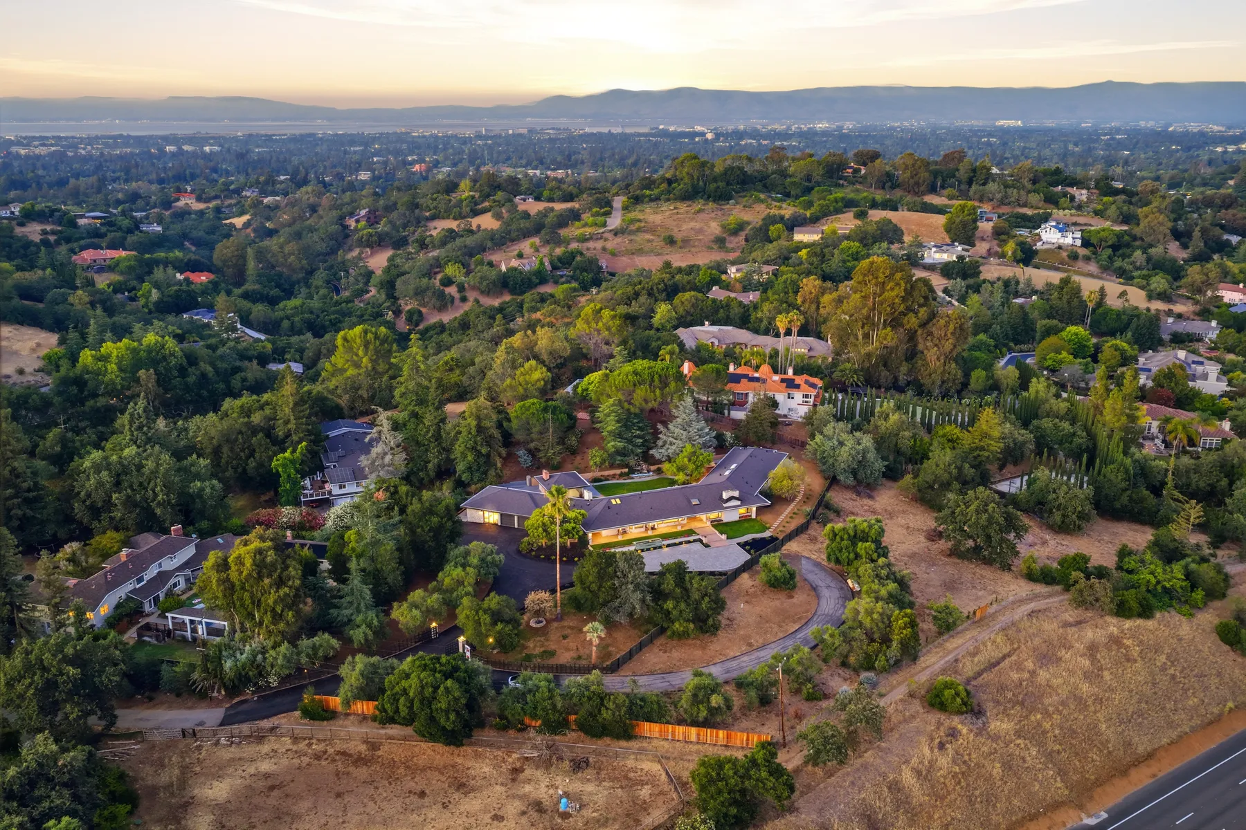 Photo 8 of 146, 26201 Dori Ln, Los Altos Hills, CA 94022